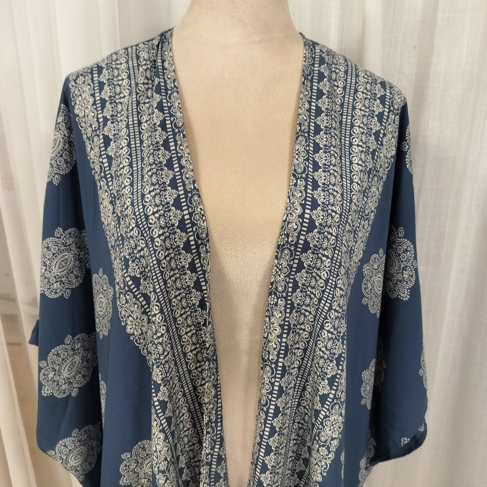 2/$30 Blue & White Satin Kimono Swim Coverup Size XL Made in USA - Picture 3 of 11